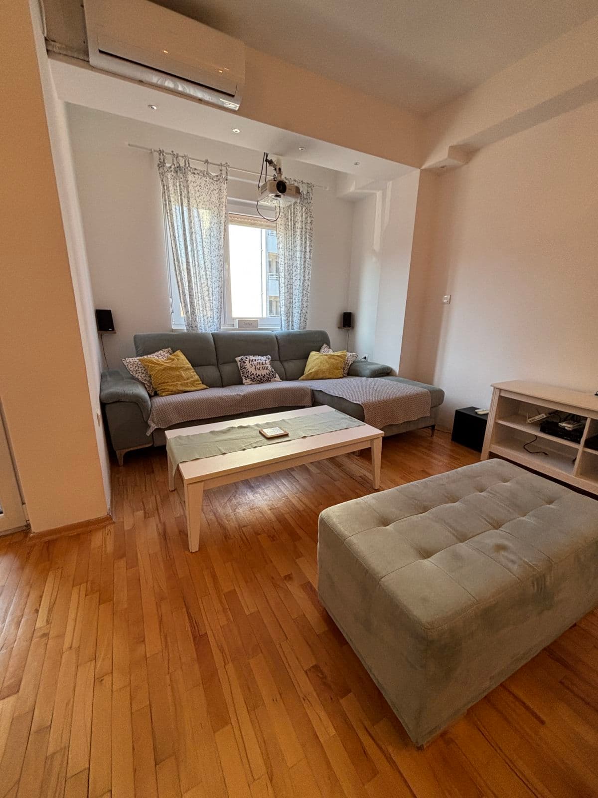 Стан 64м2 во Центар - За Изнајмување - Центар - Слика 6