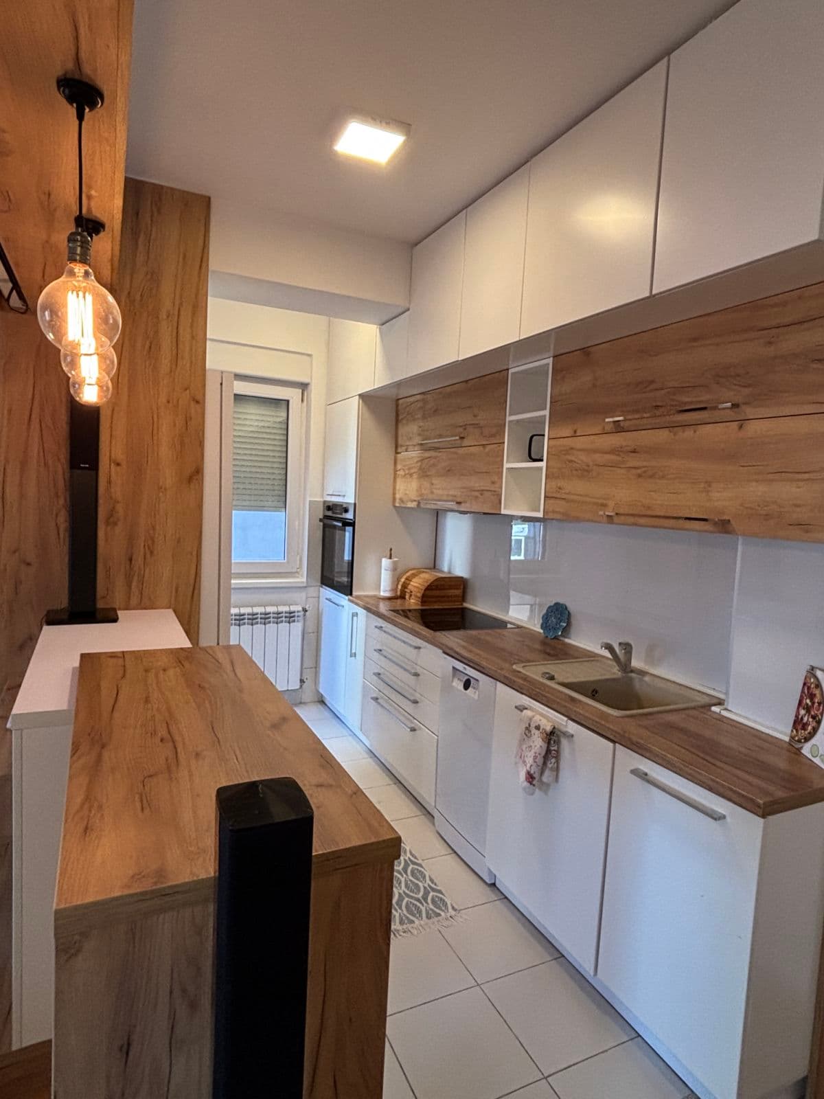 Стан 64м2 во Центар - За Изнајмување - Центар - Слика 3