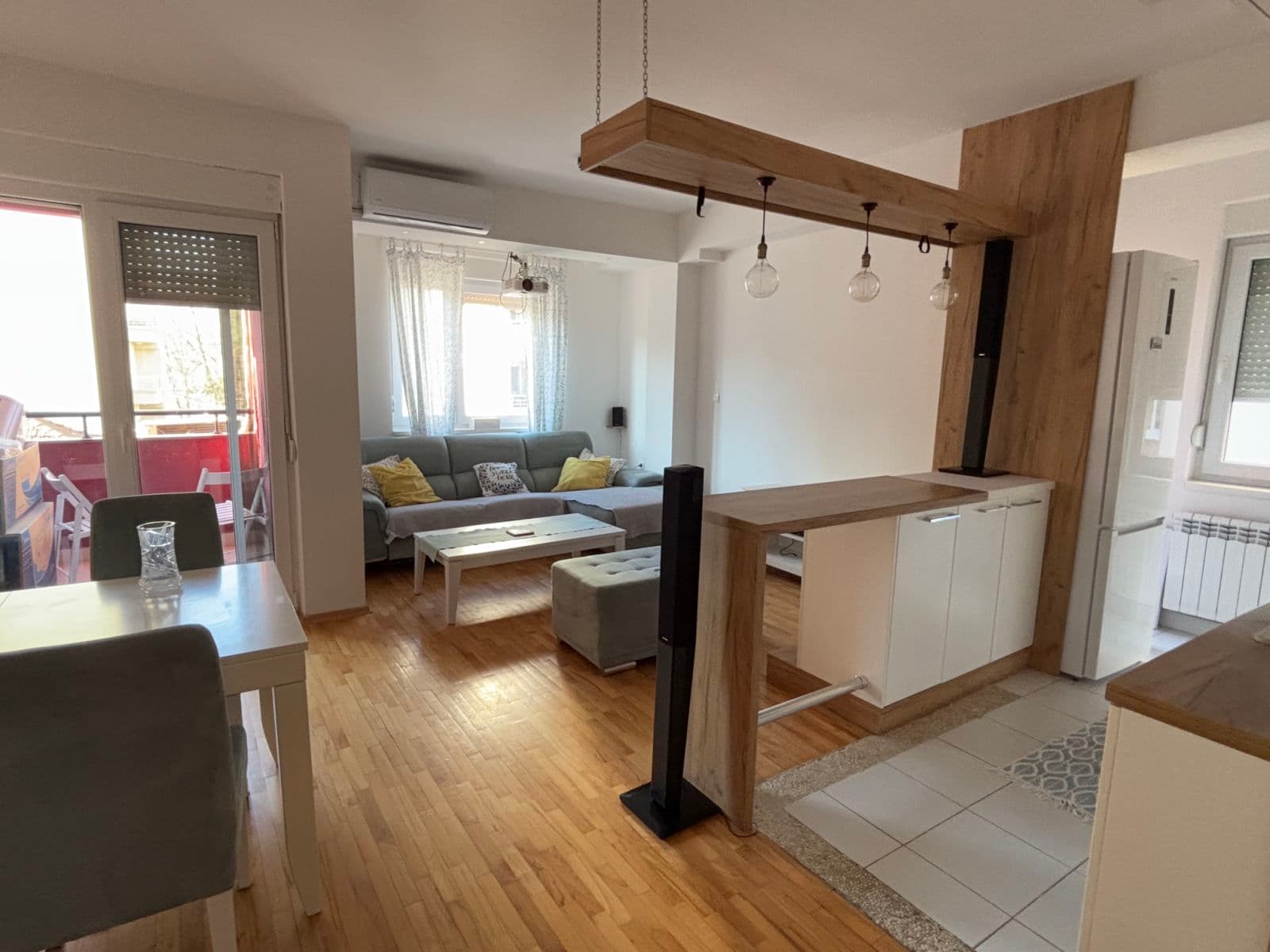 Стан 64м2 во Центар - За Изнајмување - Центар - Слика 2