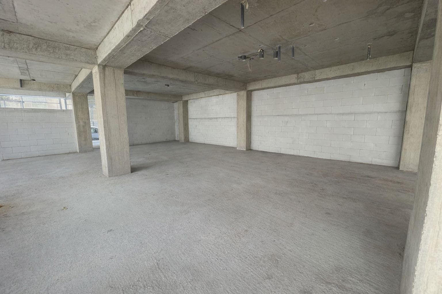 Business space for sale in Aerodrom - 2