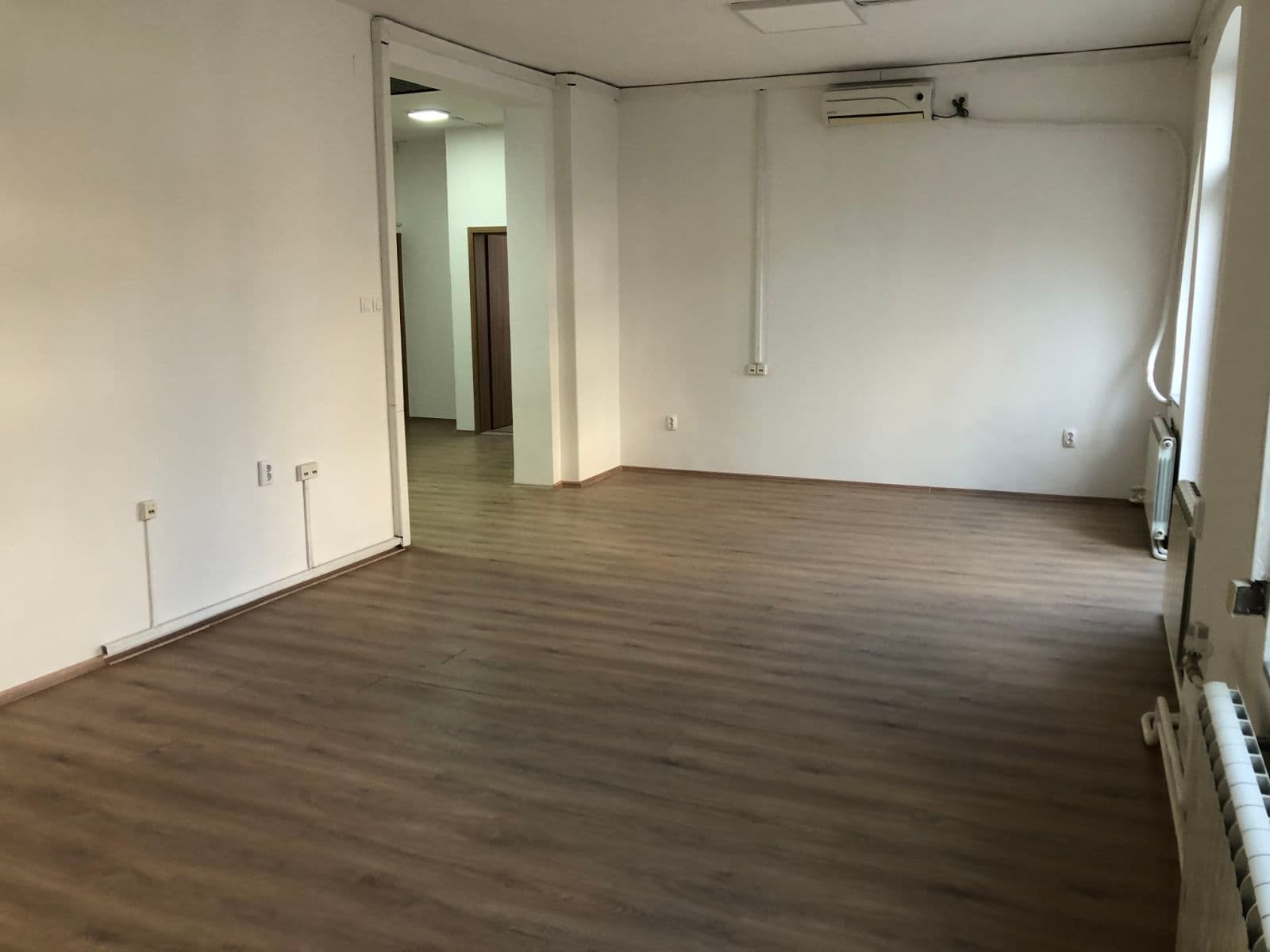 Се изнајмува деловен простор во Центар - За Изнајмување - Центар - Слика 1