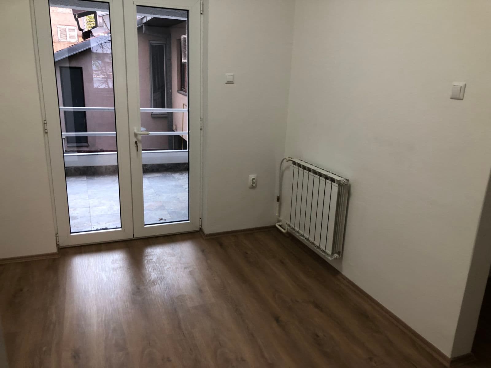 Се изнајмува деловен простор во Центар - За Изнајмување - Центар - Слика 9