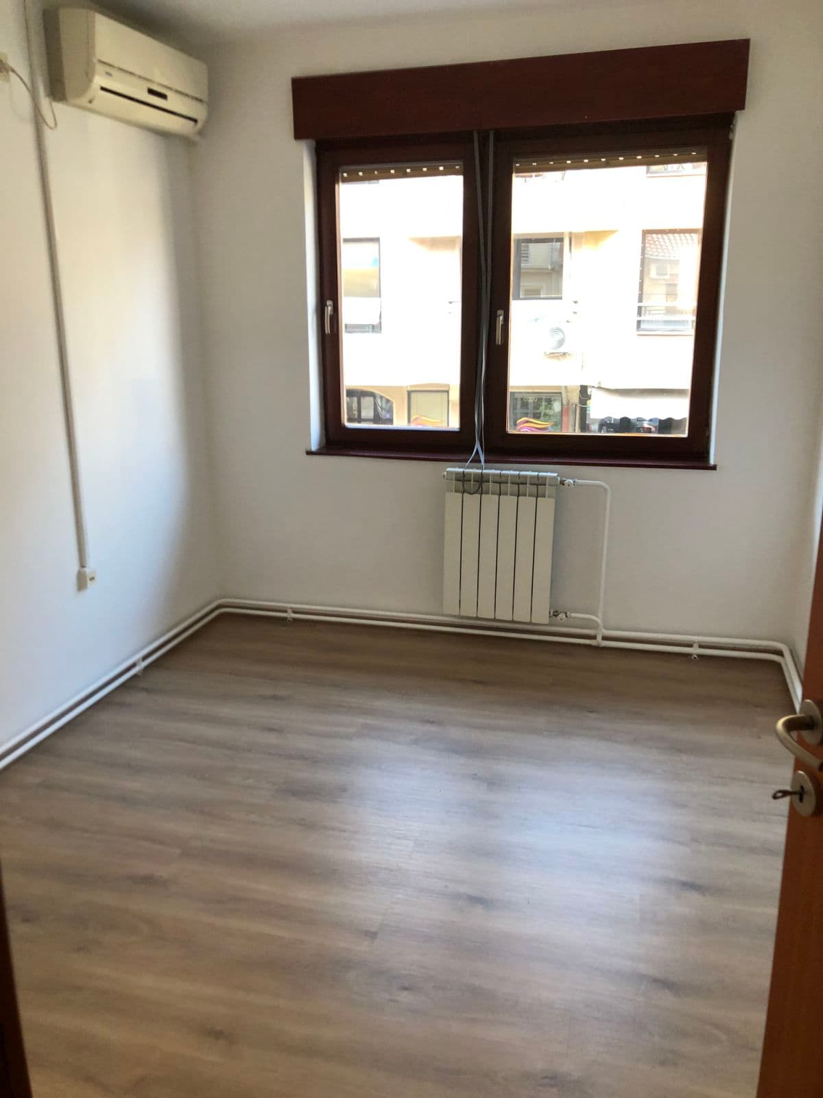 Се изнајмува деловен простор во Центар - За Изнајмување - Центар - Слика 8