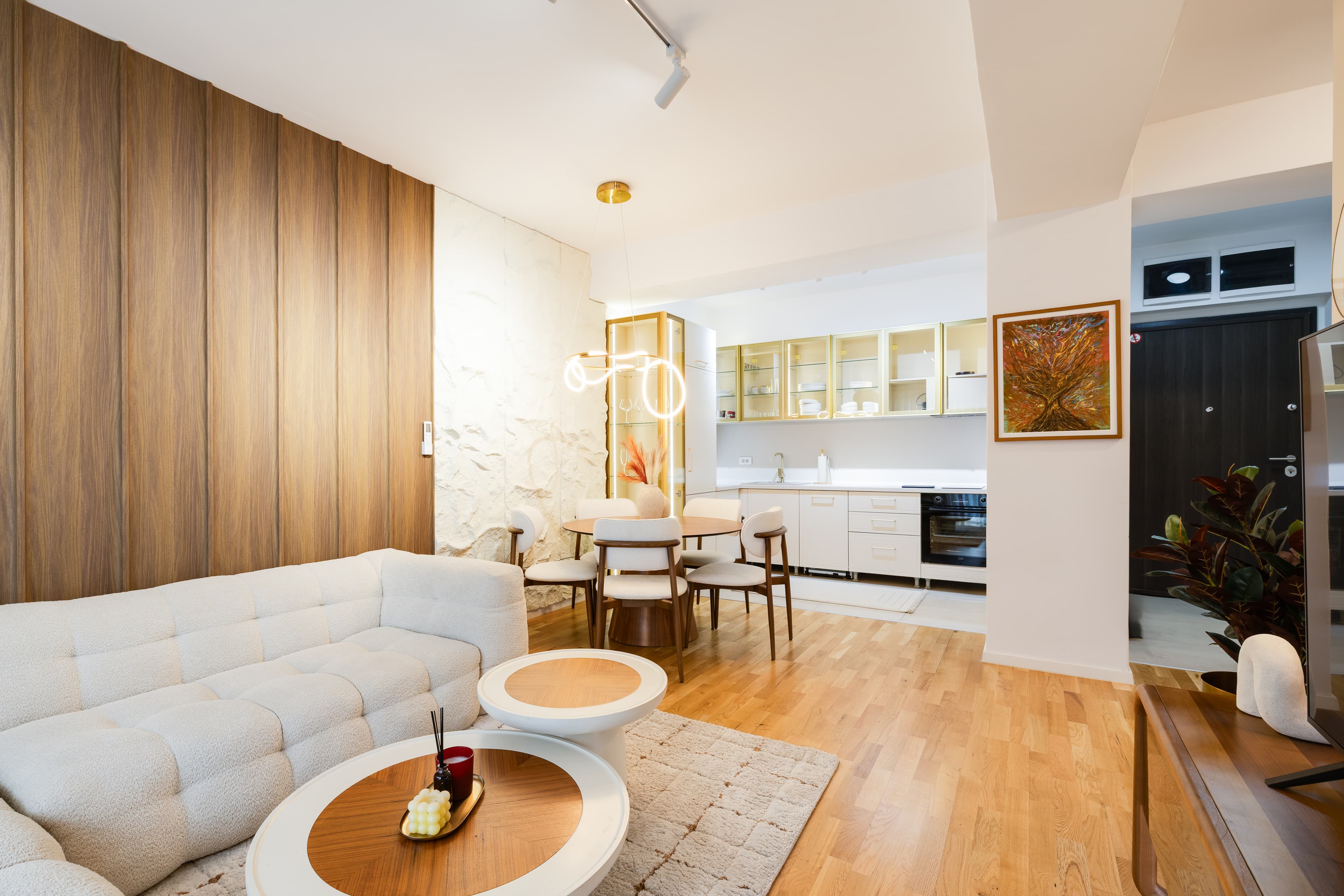 Стилски уреден стан во East Gate - За Изнајмување - Гази Баба