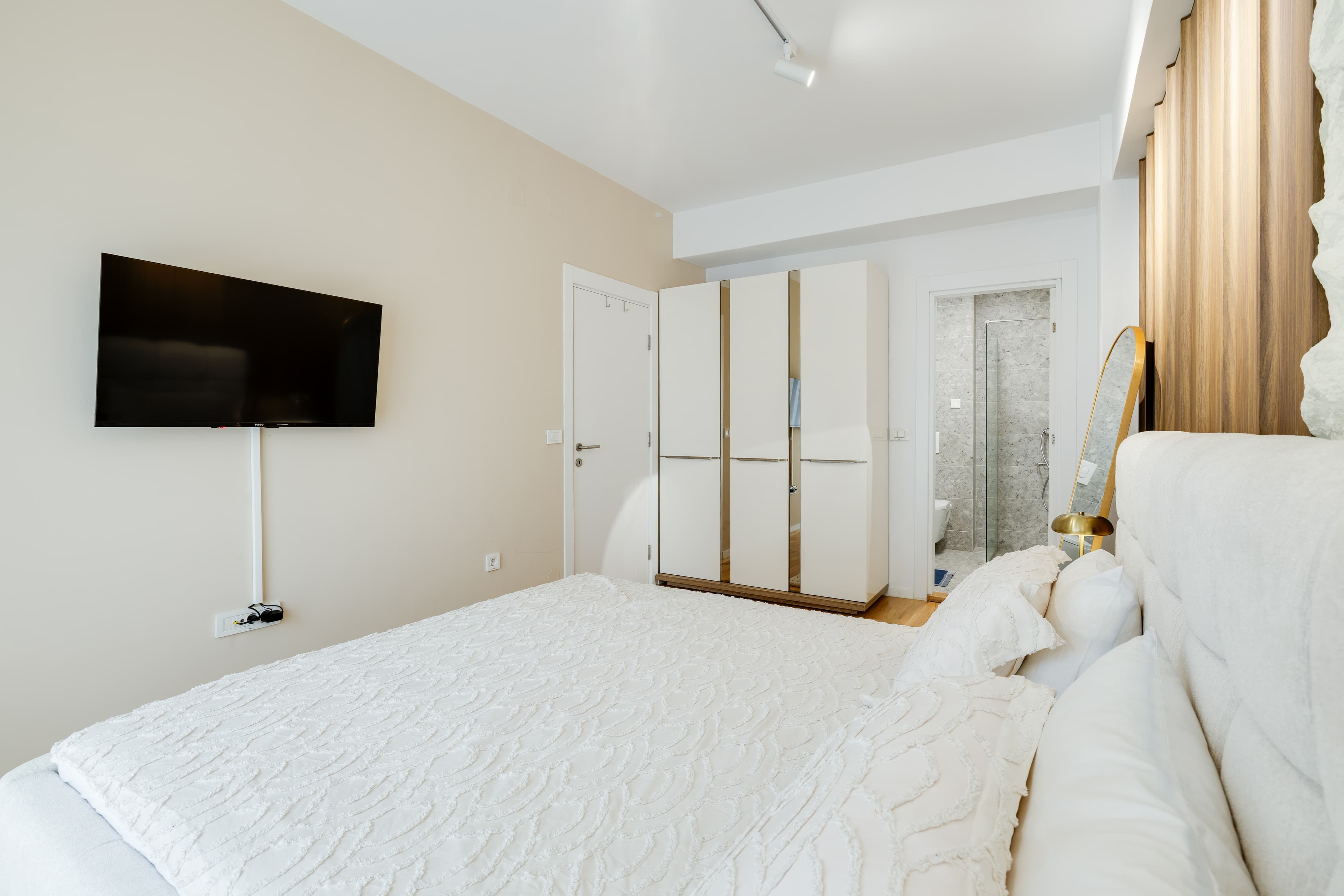 Стилски уреден стан во East Gate - За Изнајмување - Гази Баба - Слика 10