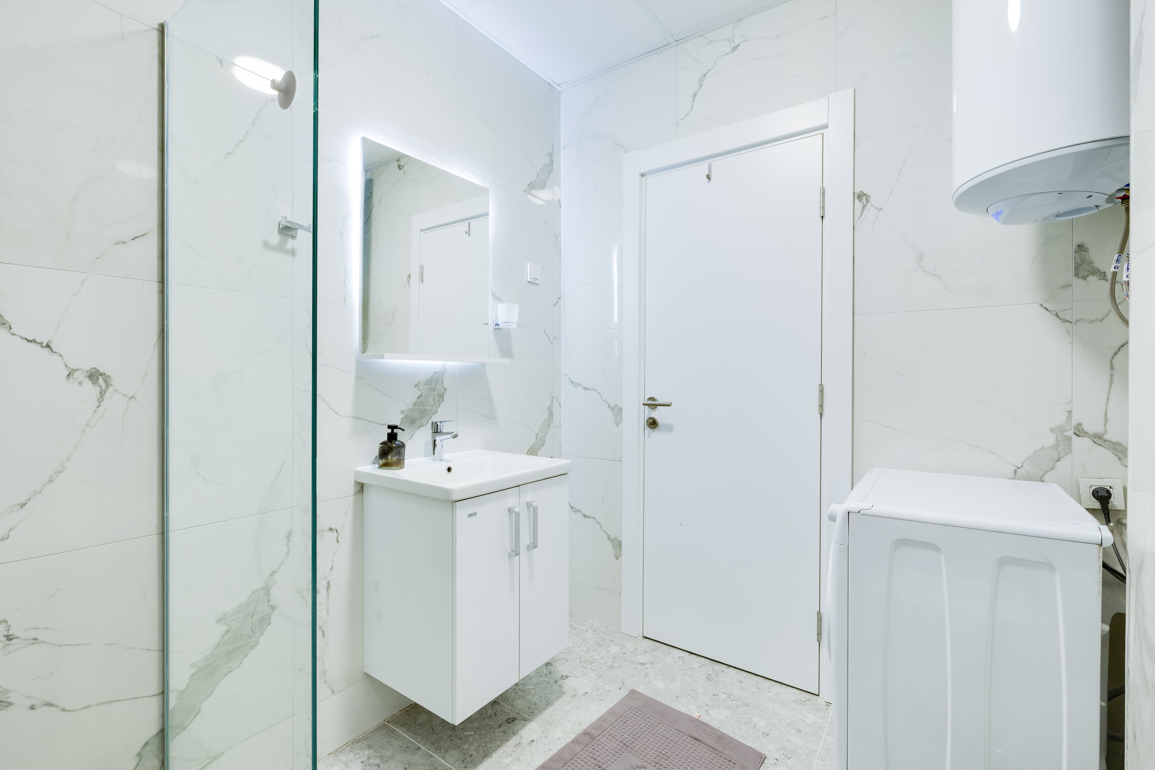 Стилски уреден стан во East Gate - За Изнајмување - Гази Баба - Слика 13