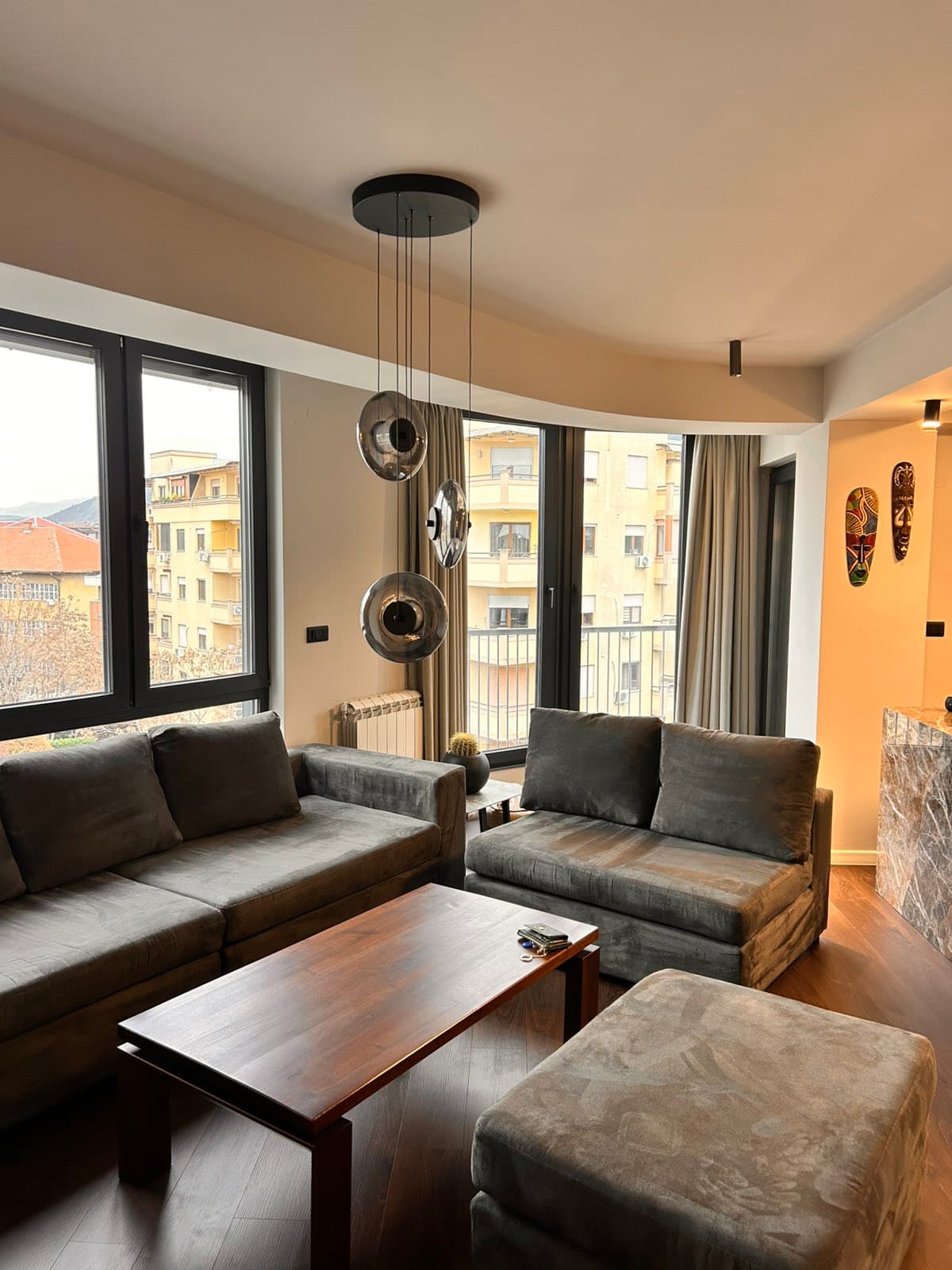 Пентхаус со rooftop тераса во Дебар Маало - За Продажба - Центар