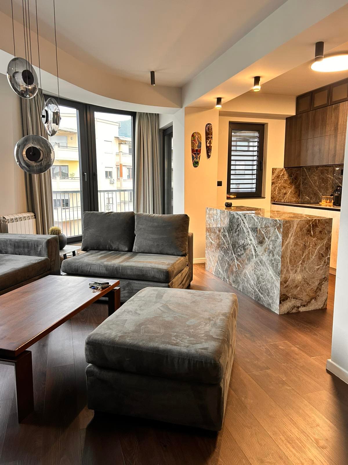 Пентхаус со rooftop тераса во Дебар Маало - За Продажба - Центар - Слика 4