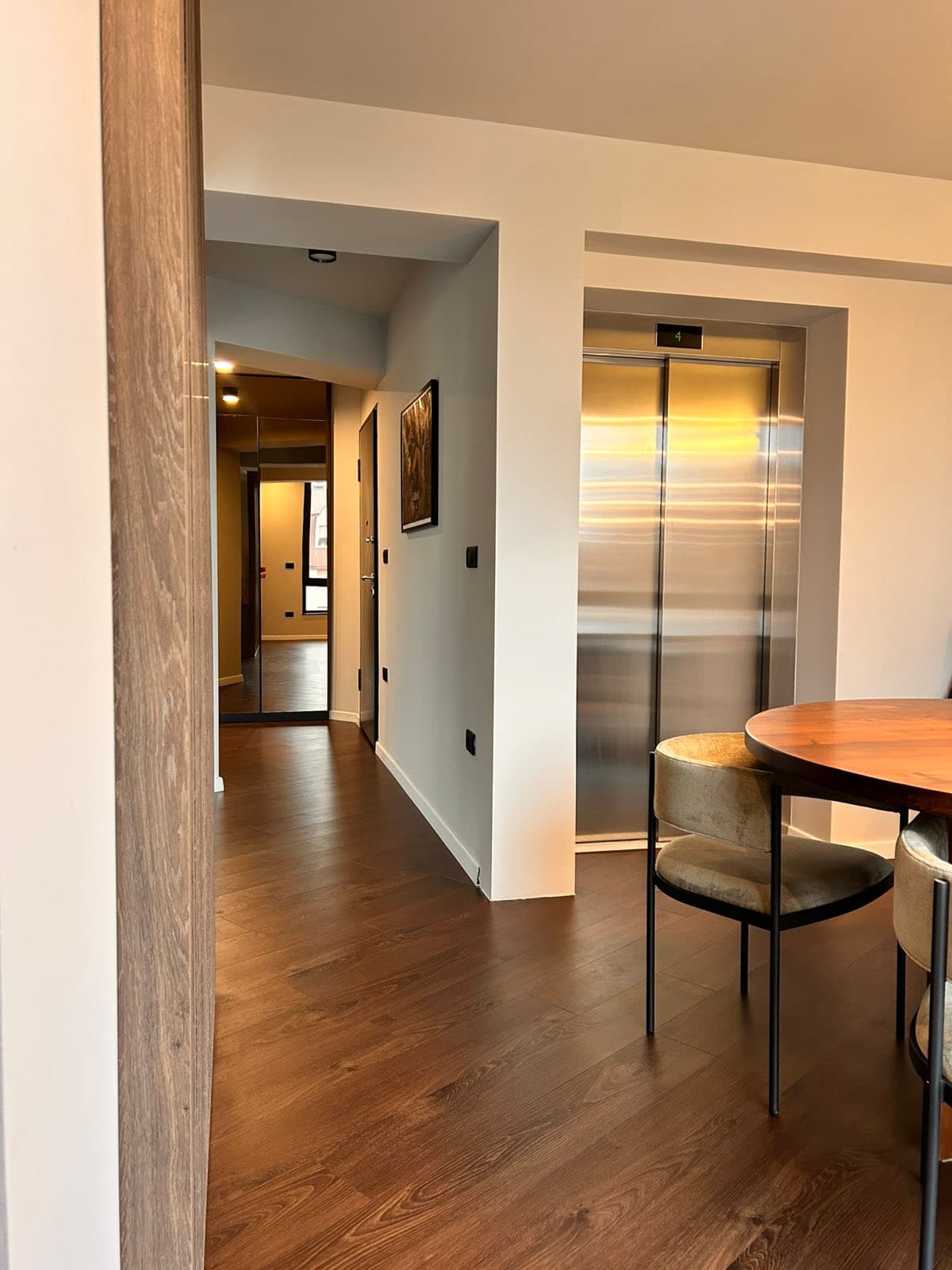 Пентхаус со rooftop тераса во Дебар Маало - За Продажба - Центар - Слика 7