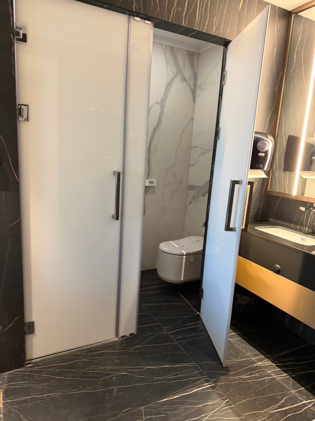 Модерно уреден стан 80м2 на Водно - За Изнајмување - Водно - Слика 14