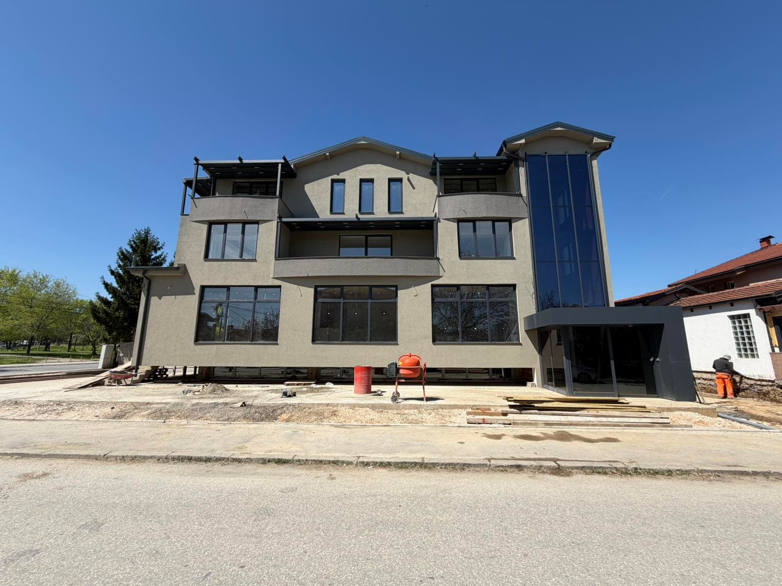 Се изнајмува деловен објект во Драчево - За Изнајмување - Кисела Вода