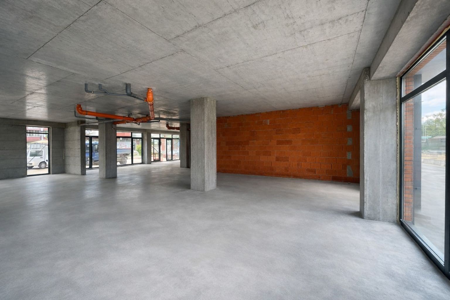 Се изнајмува деловен простор во Кисела Вода - 3