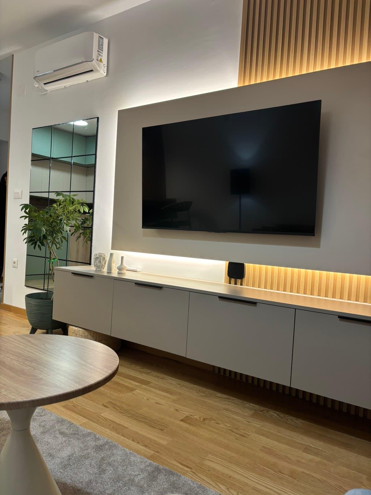 Стан 48м2 во Центар - За Изнајмување - Центар - Слика 4