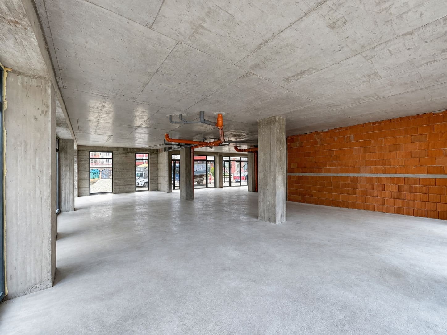 Деловен простор за продажба во Кисела Вода - 2