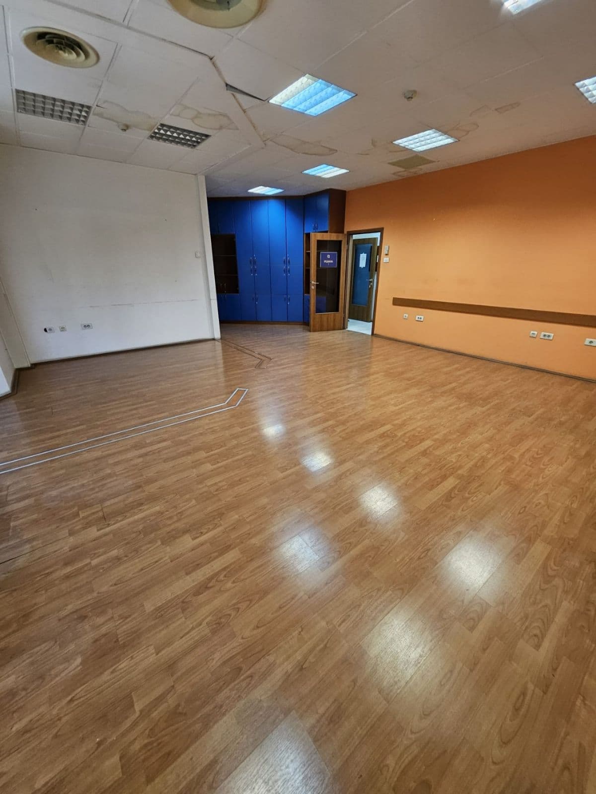 Се изнајмува деловен простор во Аеродром - За Изнајмување - Аеродром