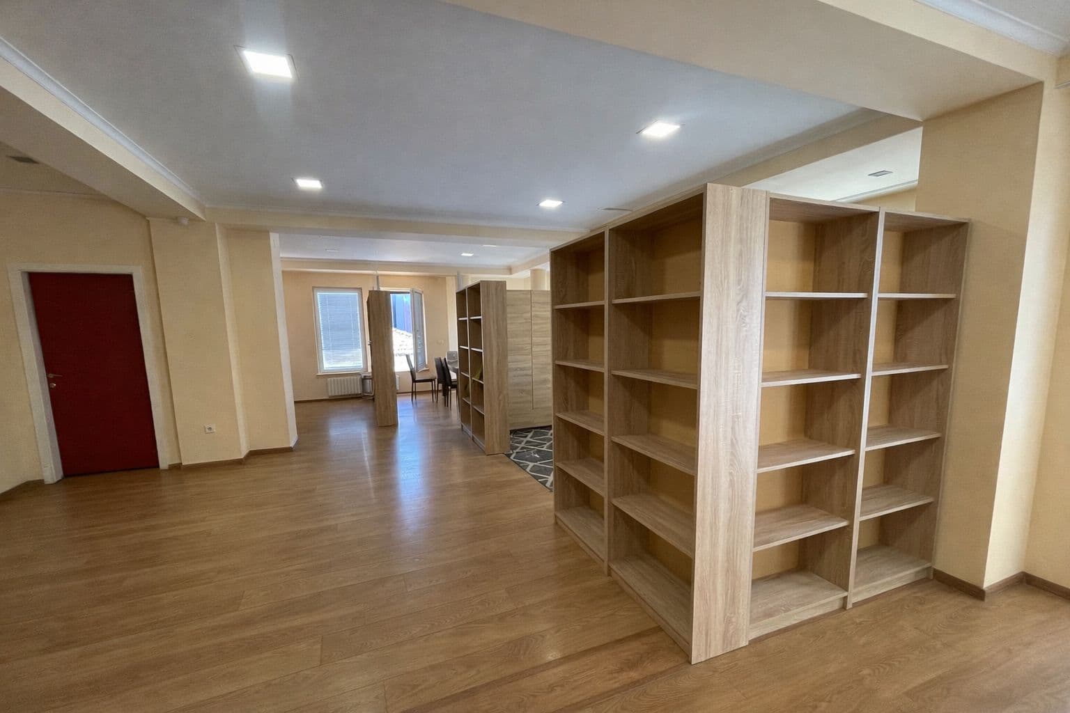 Се изнајмува деловен простор во Центар - За Изнајмување - Центар