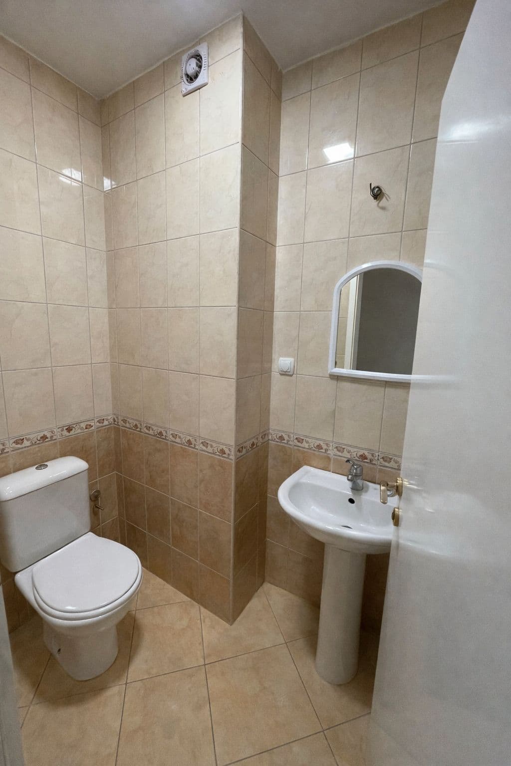 Се изнајмува деловен простор во Центар - За Изнајмување - Центар - Слика 12