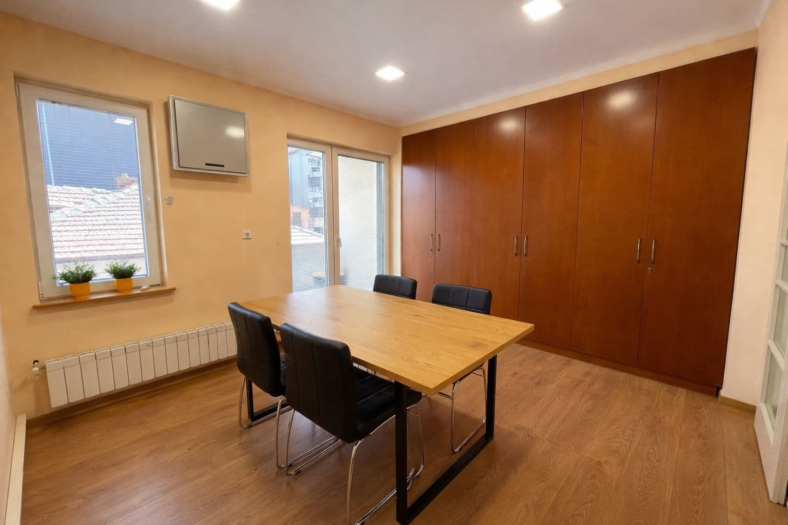 Се изнајмува деловен простор во Центар - За Изнајмување - Центар - Слика 7