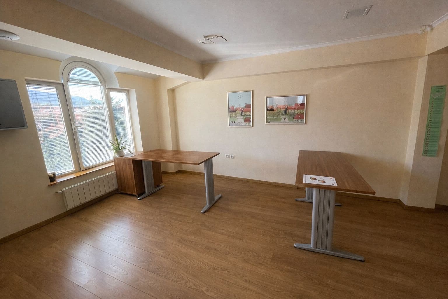 Се изнајмува деловен простор во Центар - 2