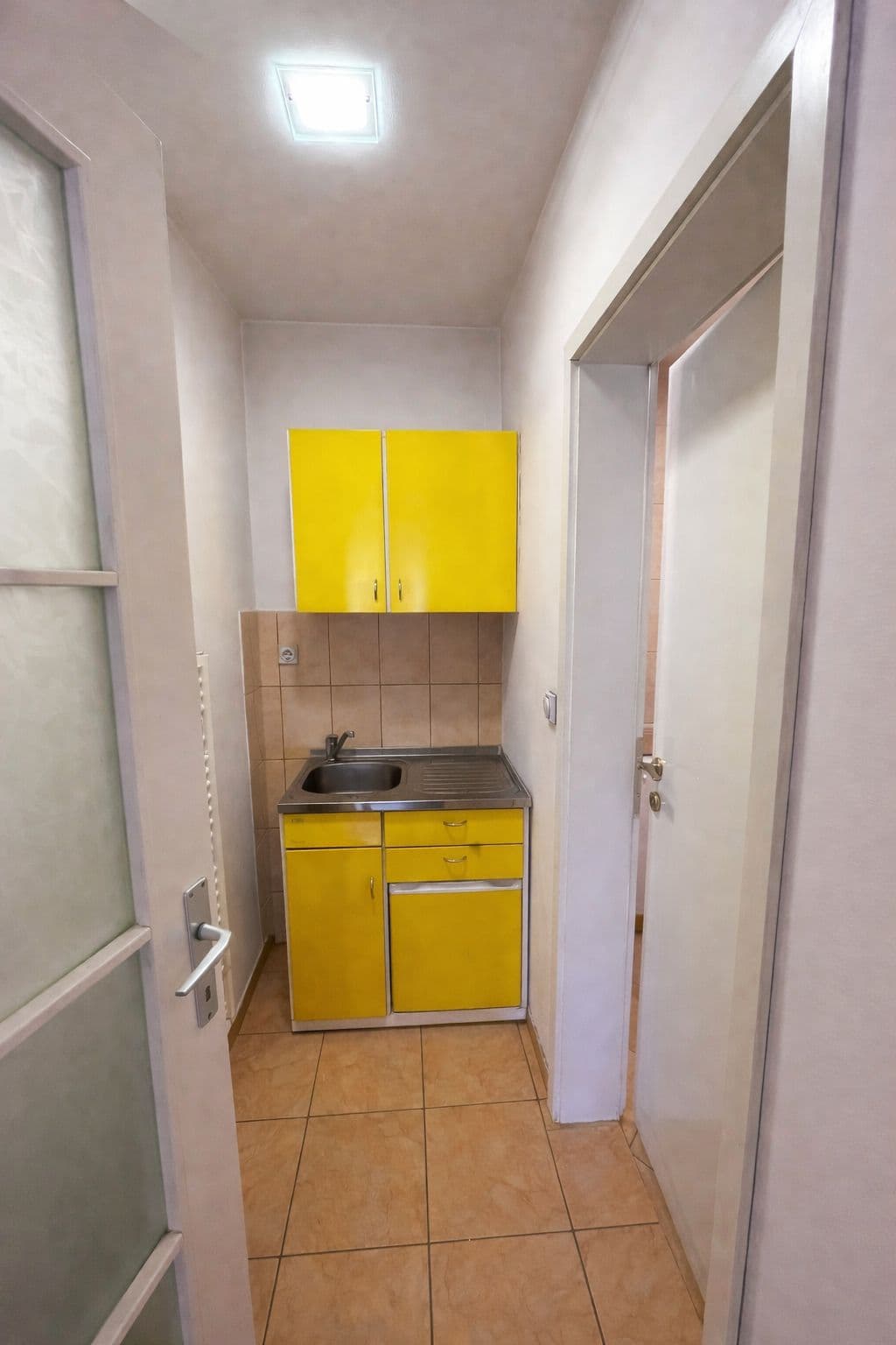 Се изнајмува деловен простор во Центар - За Изнајмување - Центар - Слика 11