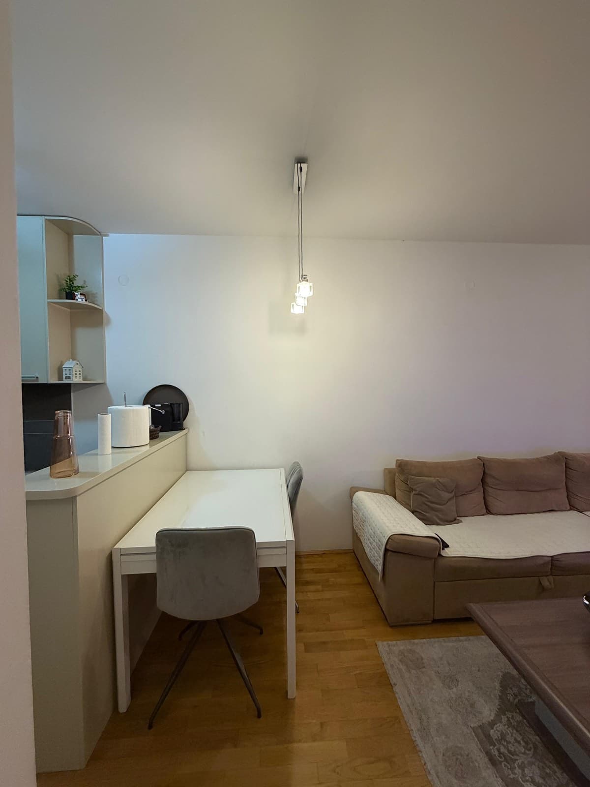 Комплетно опремен стан 50м2 во Дебар Маало - За Изнајмување - Центар - Слика 4