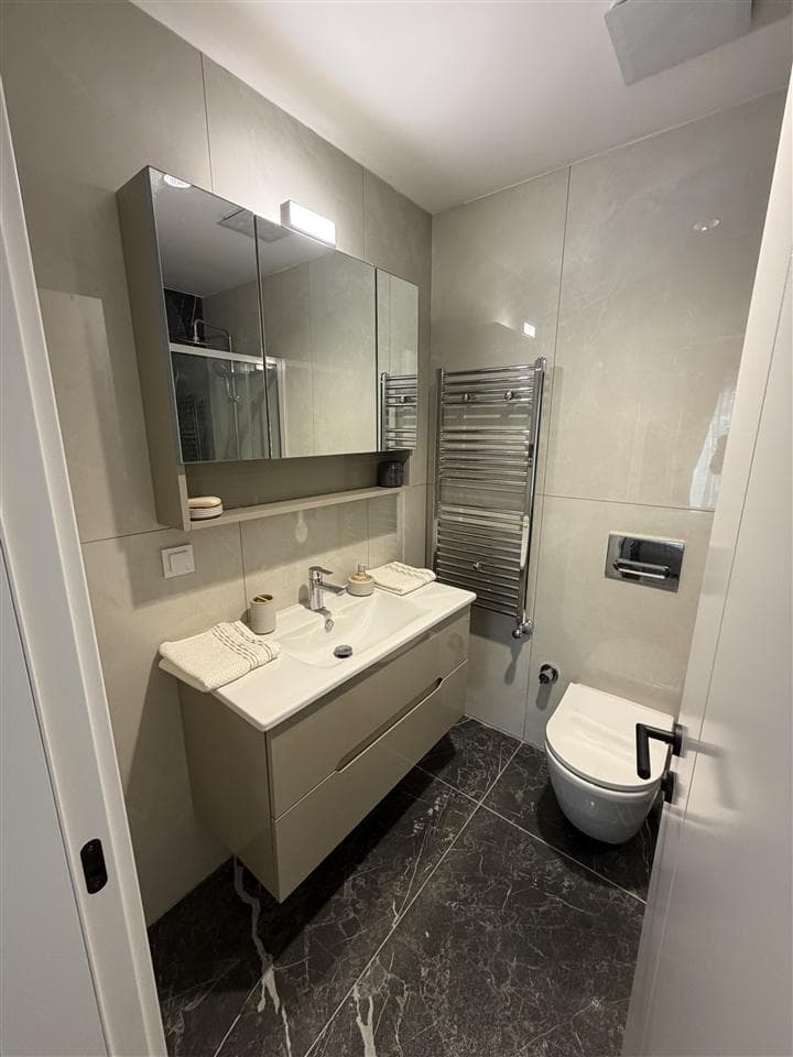 Стан 72м2 во Diamond - За Изнајмување - Скопје - Слика 9