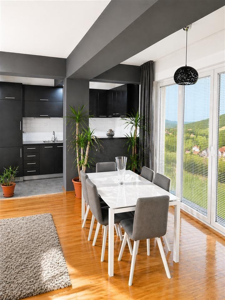 Комплетно опремен стан 77м2 во Сопиште - 2