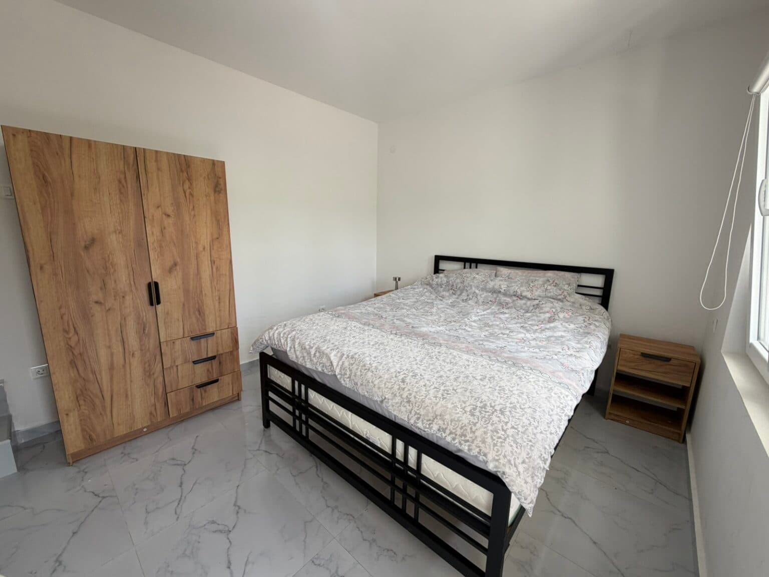 Куќа 240м2 со простран двор - За Изнајмување - Чучер - Сандево - Слика 17