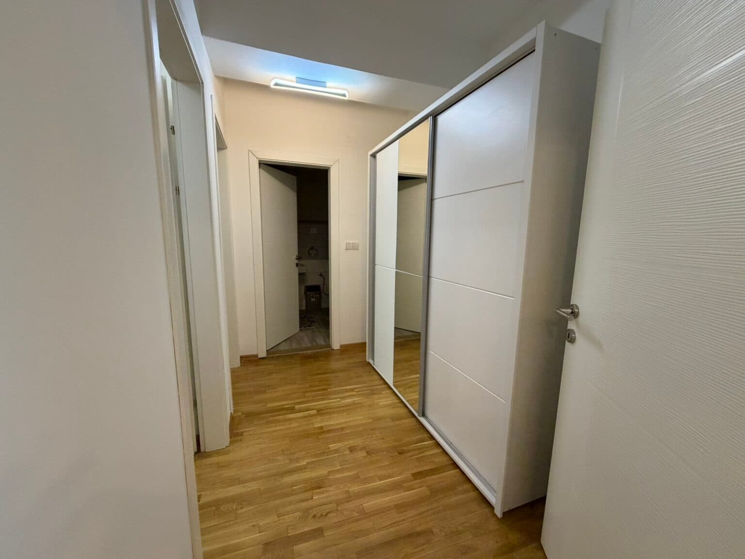 Стан 77м2 во Центар - Слика 7