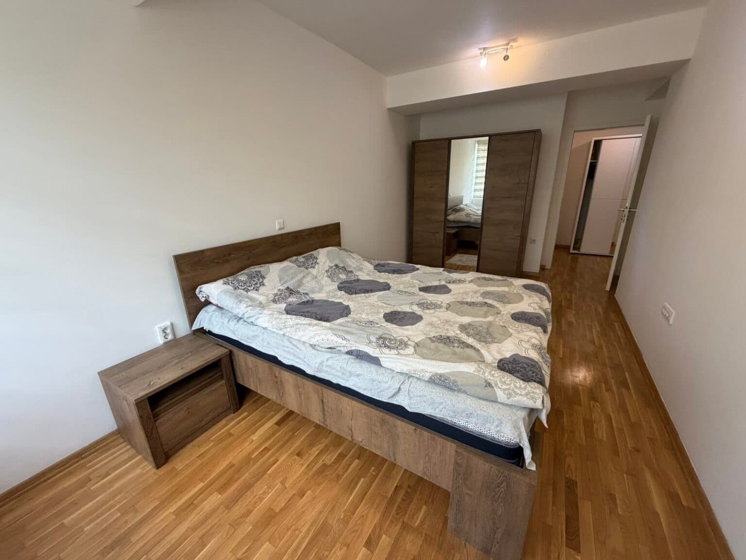 Стан 77м2 во Центар - Слика 10