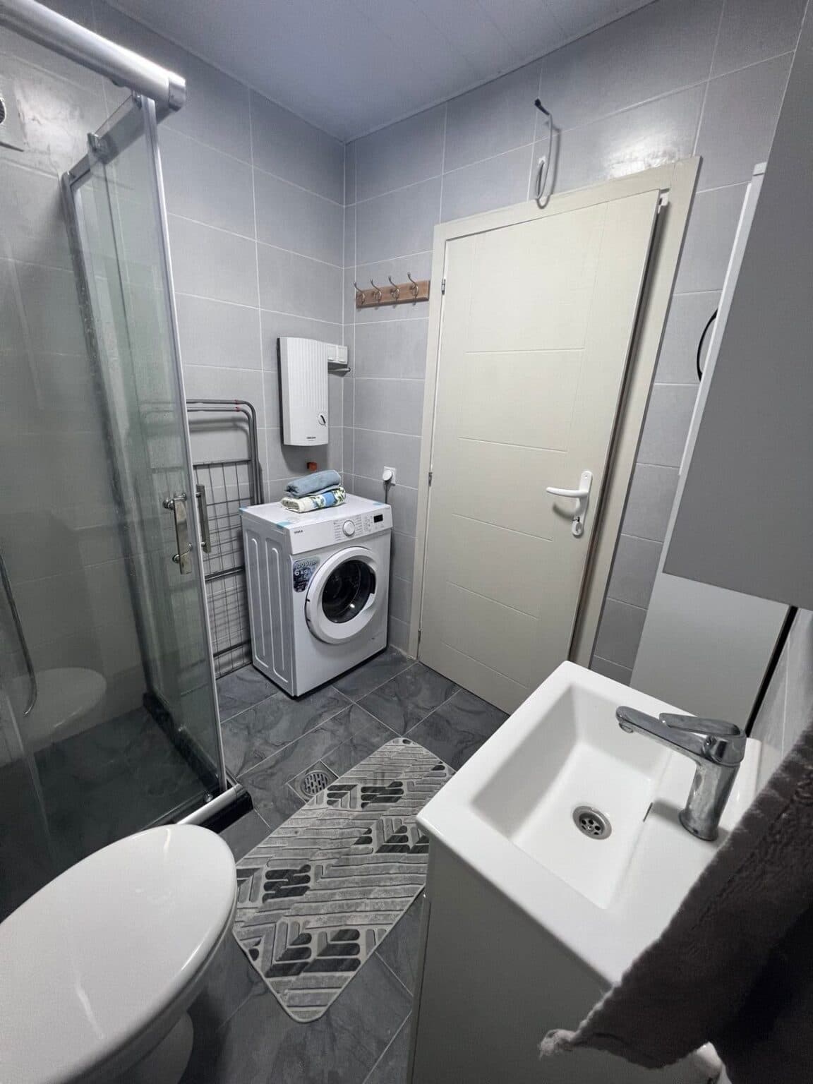 Apartment 100 m² in Gjorče Petrov - For Rent - Skopje - Image 13