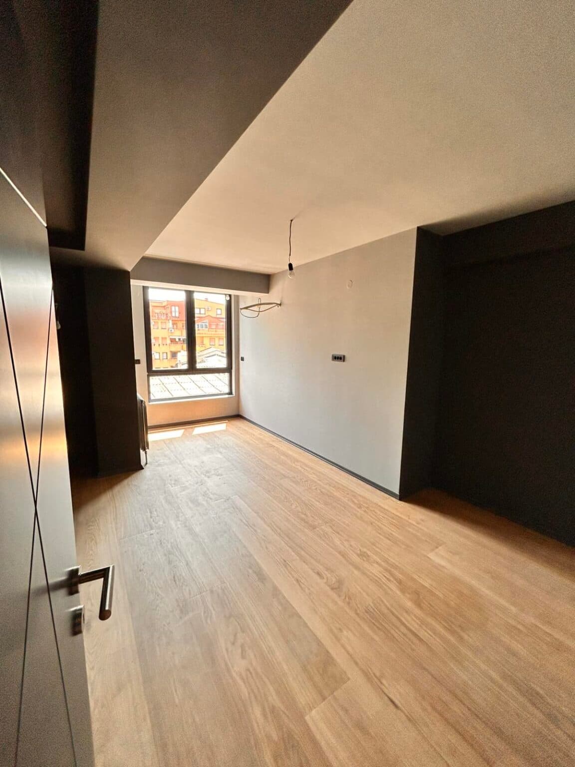 Exclusive 121m2 penthouse located in Debar Maalo - For Rent - Centar - Image 7