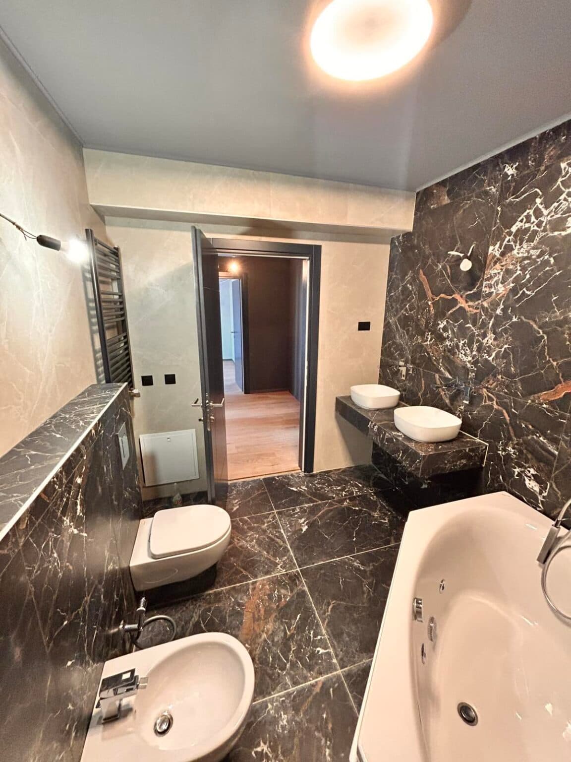 Exclusive 121m2 penthouse located in Debar Maalo - For Rent - Centar - Image 4