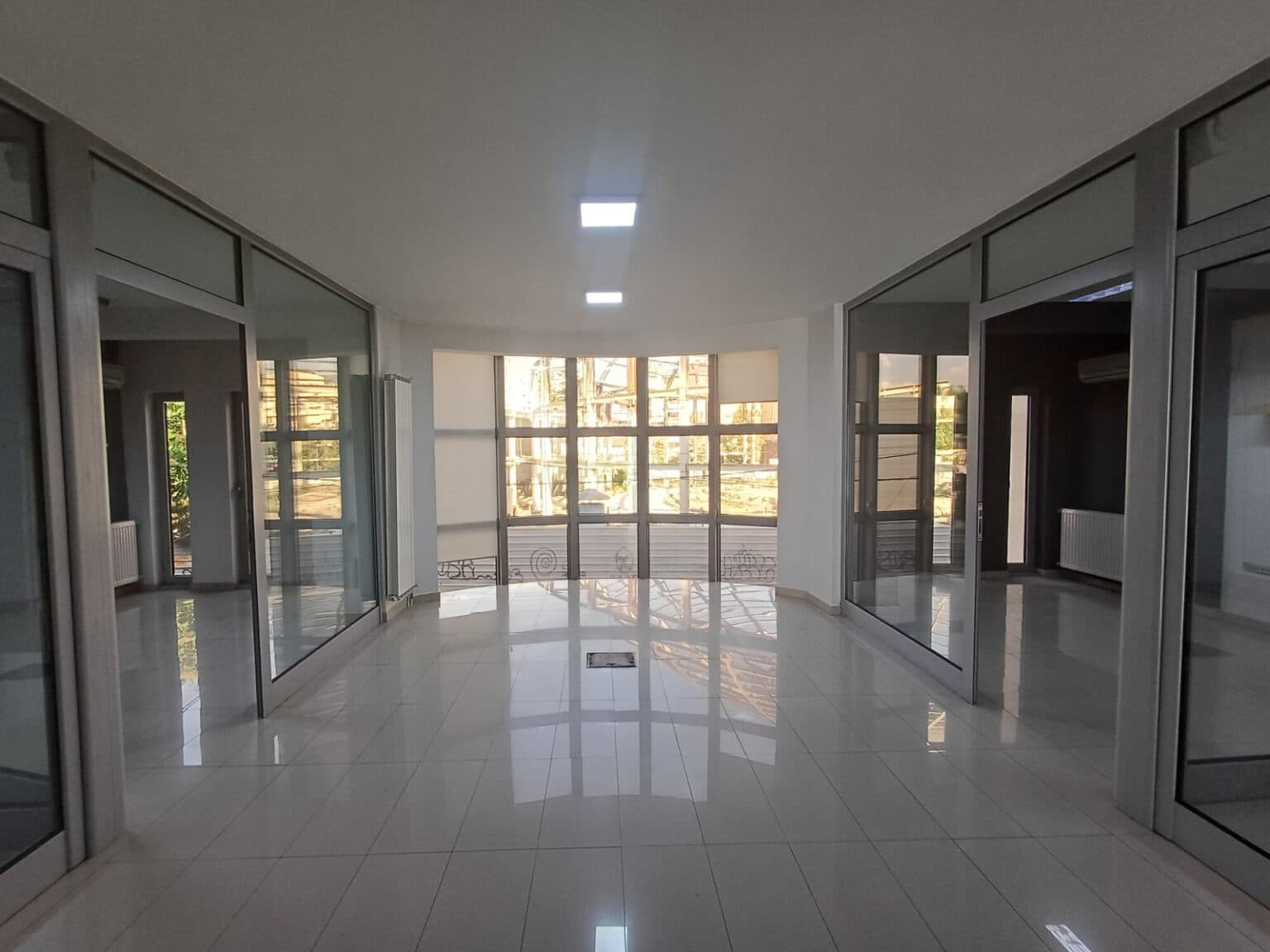 Office space 140m2 for rent in Center - 2
