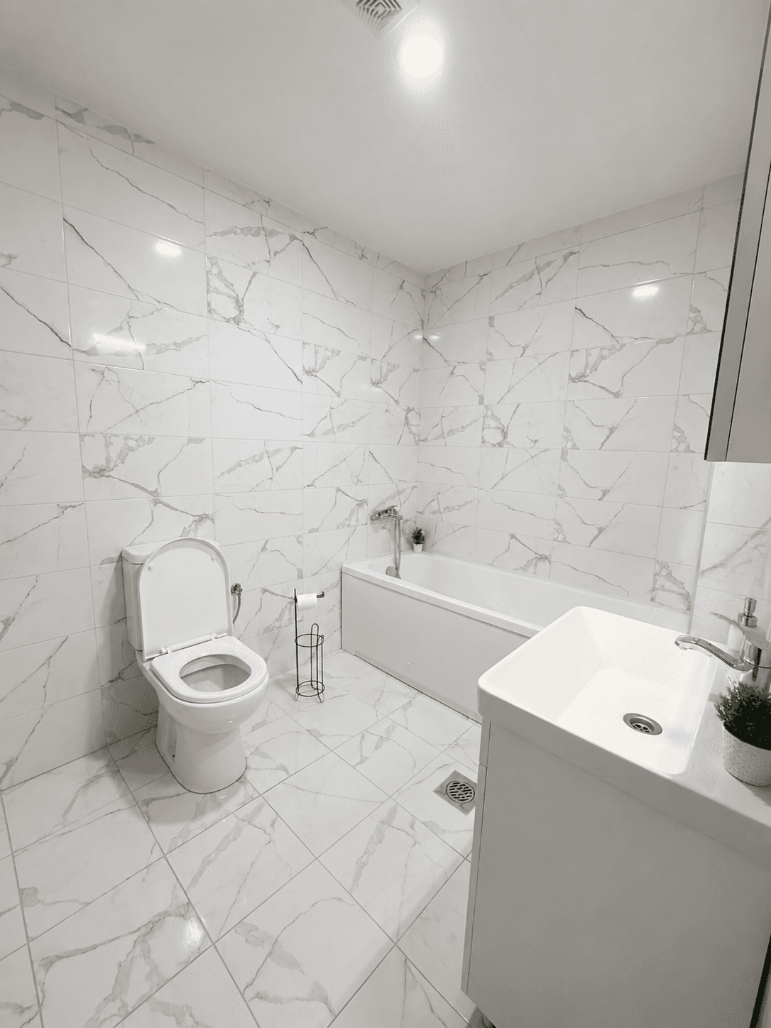 Comfortable Apartment with Private Entrance in a House - For Rent - Skopje - Image 10