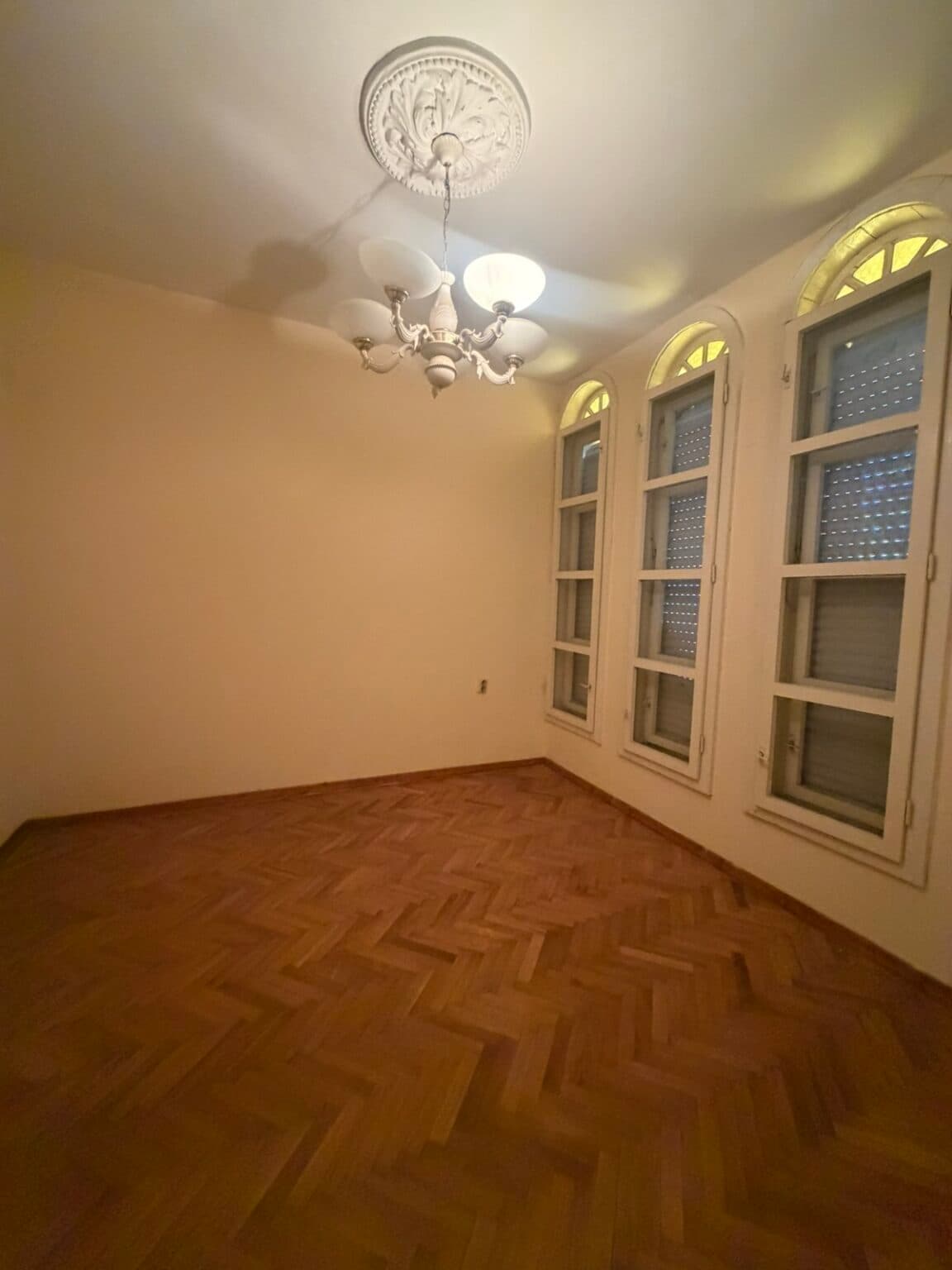 Kуќа 200м2 во Тафталиџе 2 - За Продажба - Скопје - Слика 17