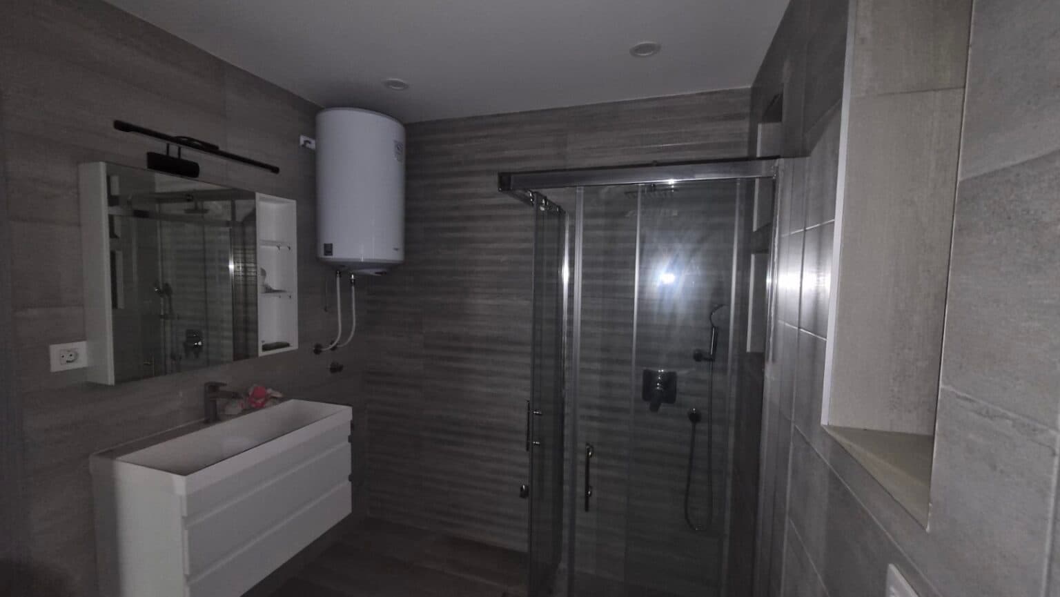 Apartment 83m² in Center - For Sale - Skopje - Image 8