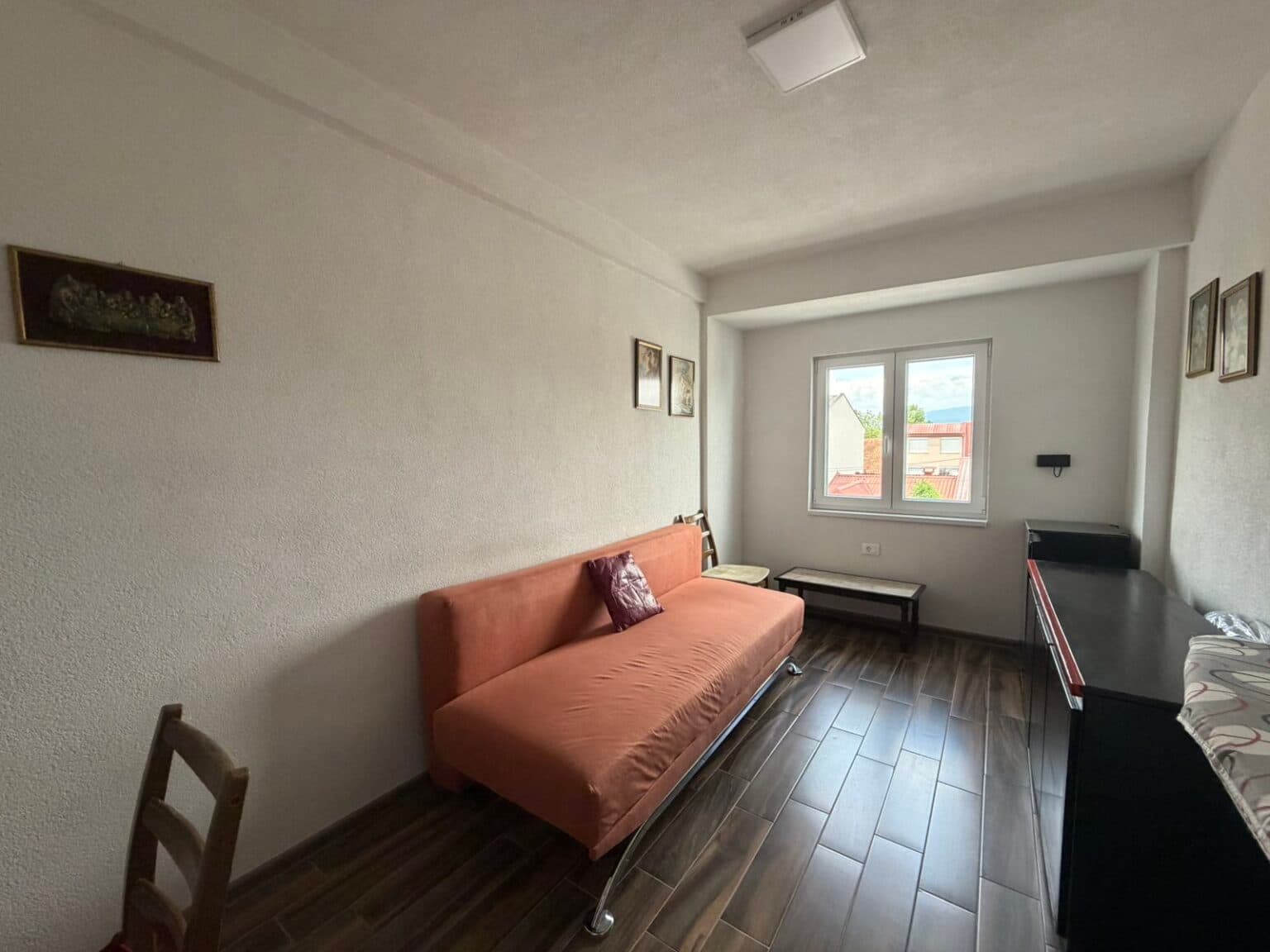 Comfortable Apartment with Private Entrance in a House - For Rent - Skopje - Image 6