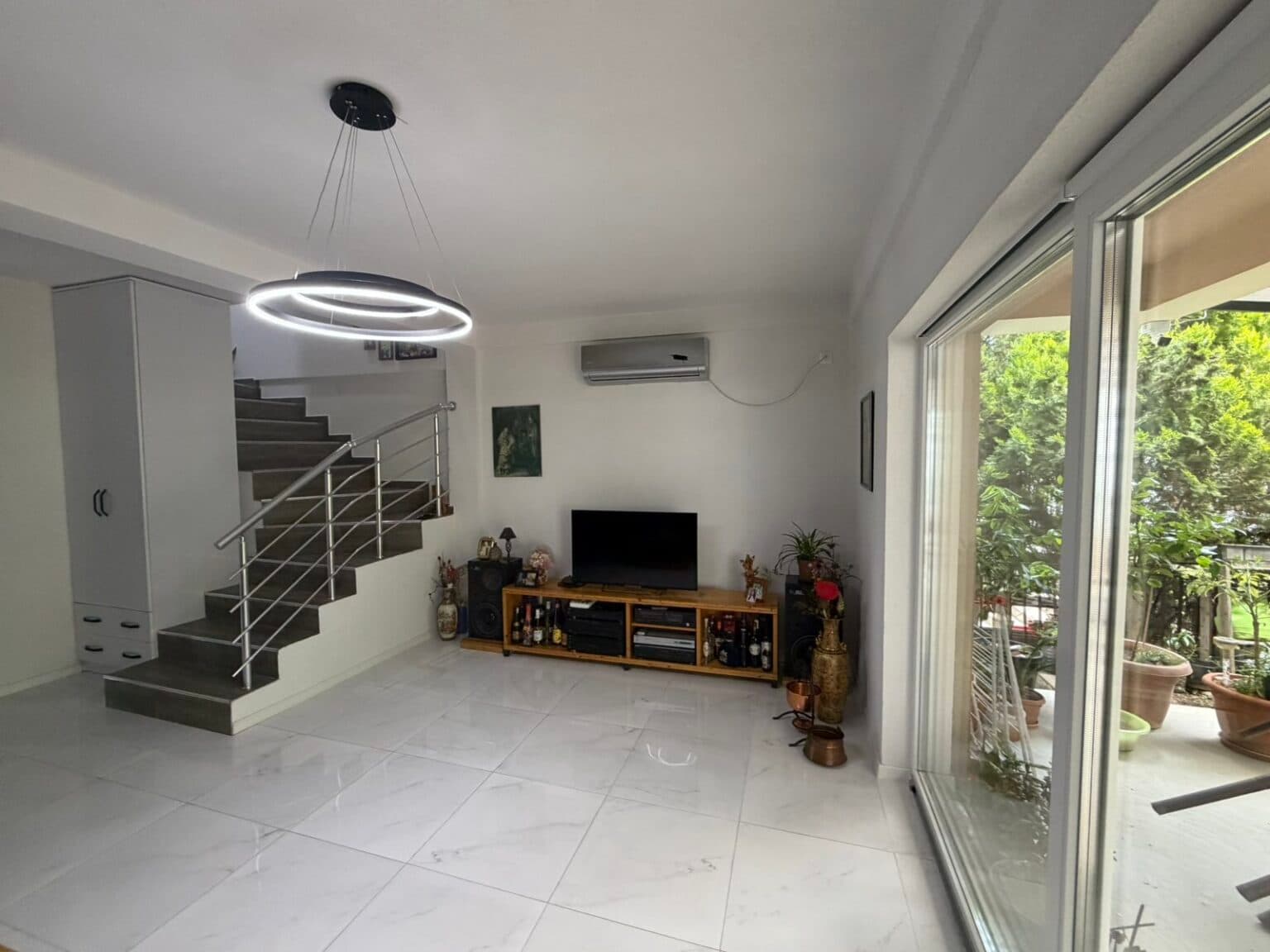 Comfortable Apartment with Private Entrance in a House - For Rent - Skopje - Image 14