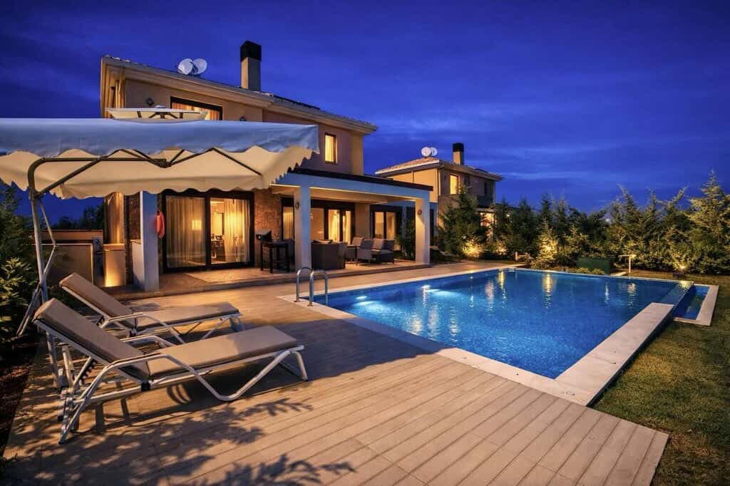 Modern and comfortable villa in Sunny Beach - For Sale - Greece