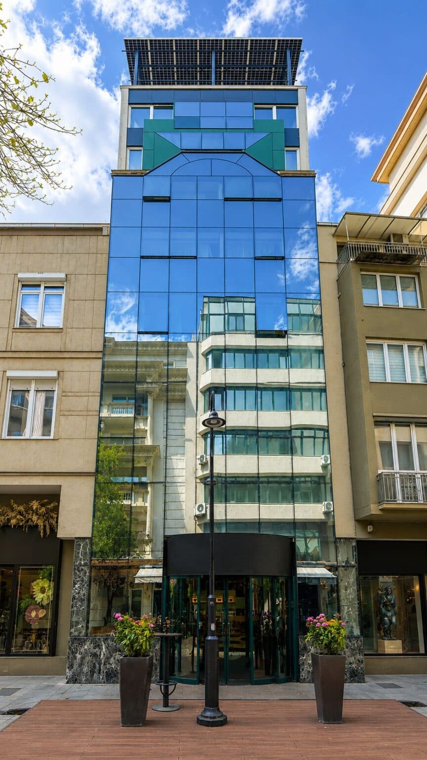 Деловна зграда на премиум локација во Центар - 2