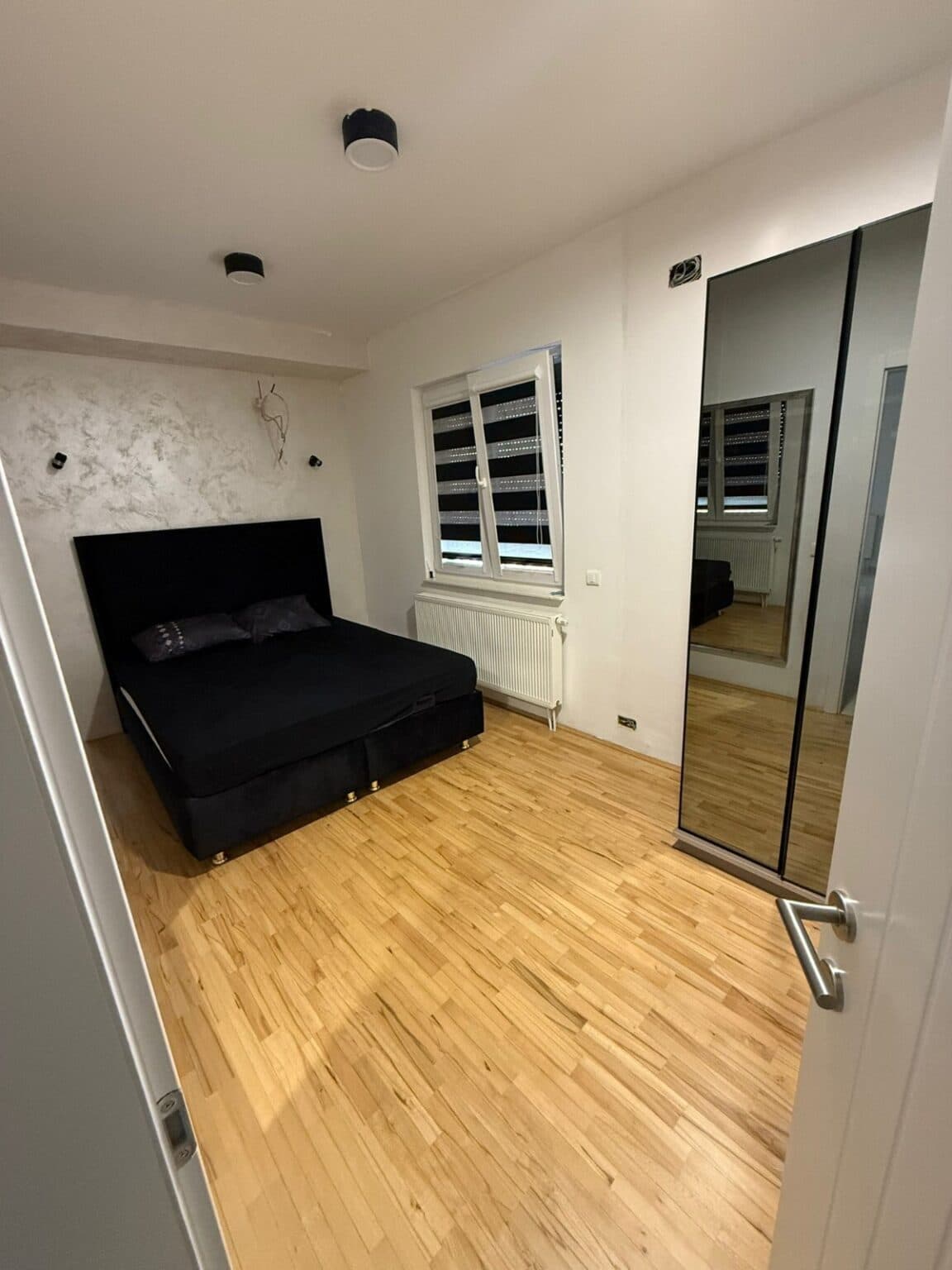 House 260m2 in Ilinden - For Sale - Skopje - Image 9