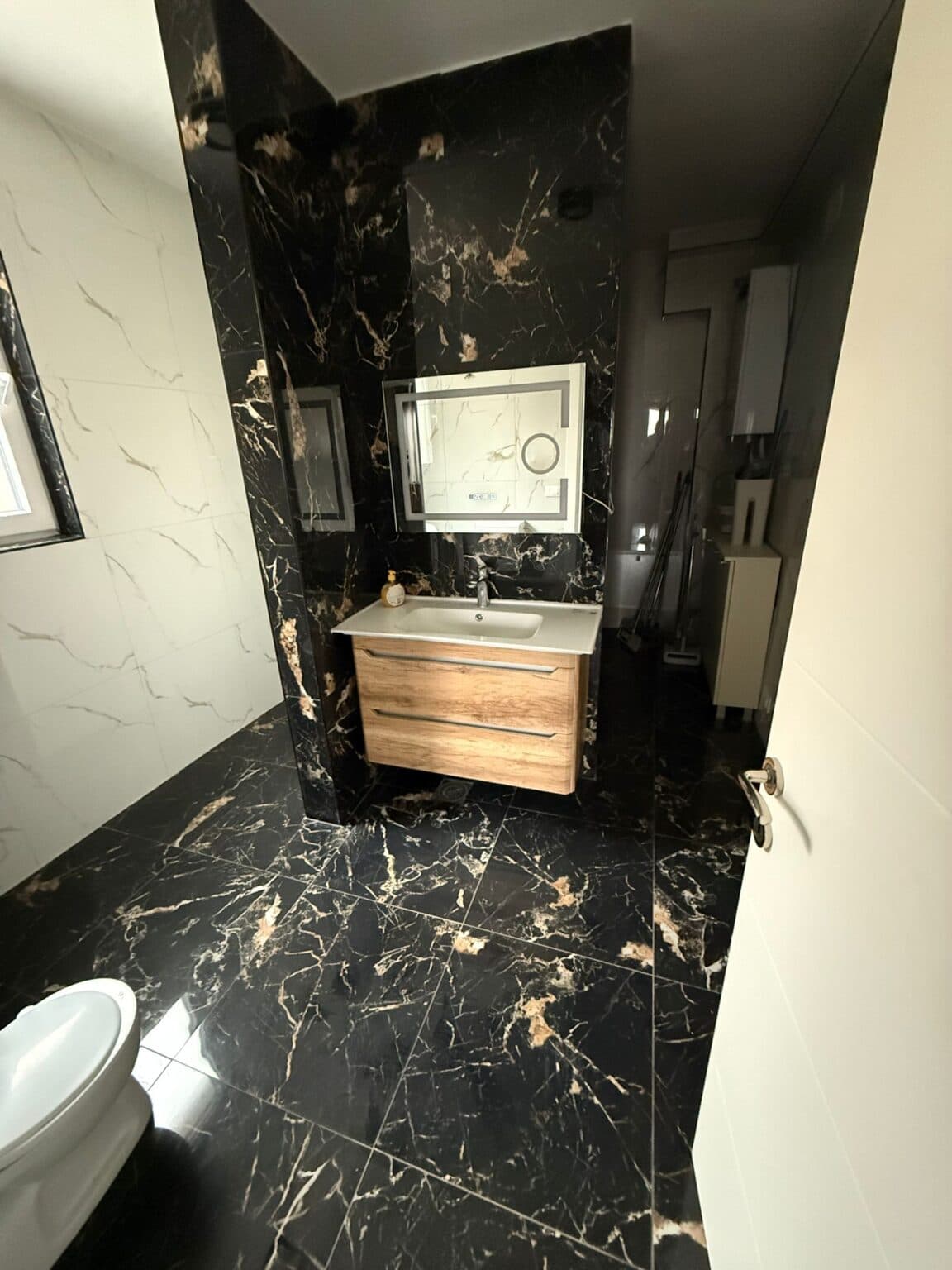 House 200m2 in Ilinden - For Sale - Skopje - Image 15