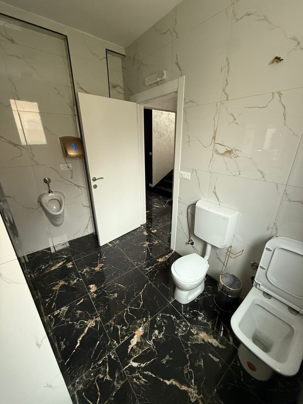 House 200m2 in Ilinden - For Sale - Skopje - Image 16