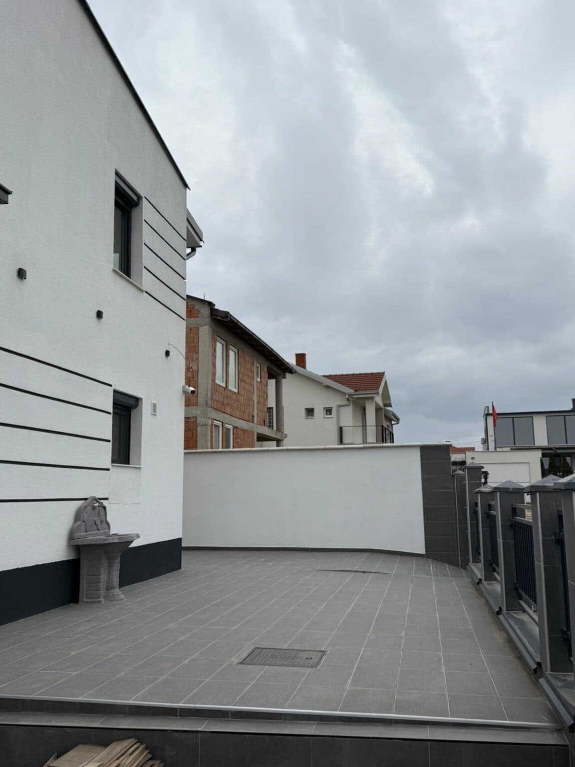 House 200m2 in Ilinden - For Sale - Skopje - Image 21