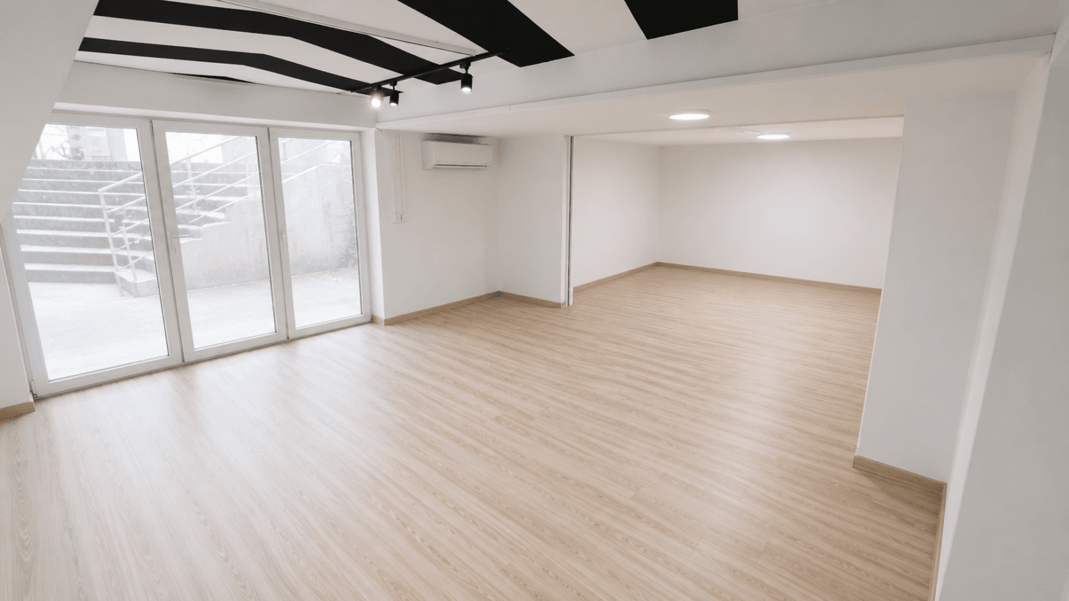 Storage space for rent in Debar Maalo, 150 m². - For Rent - Skopje