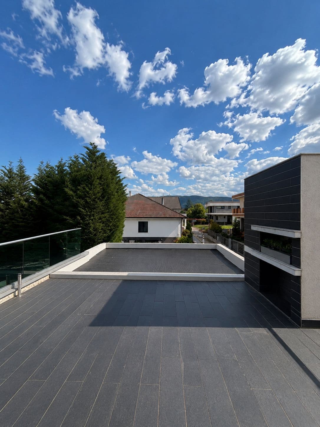 House of 304m² with a yard and swimming pool in Bardovci - For Rent - Skopje - Image 13
