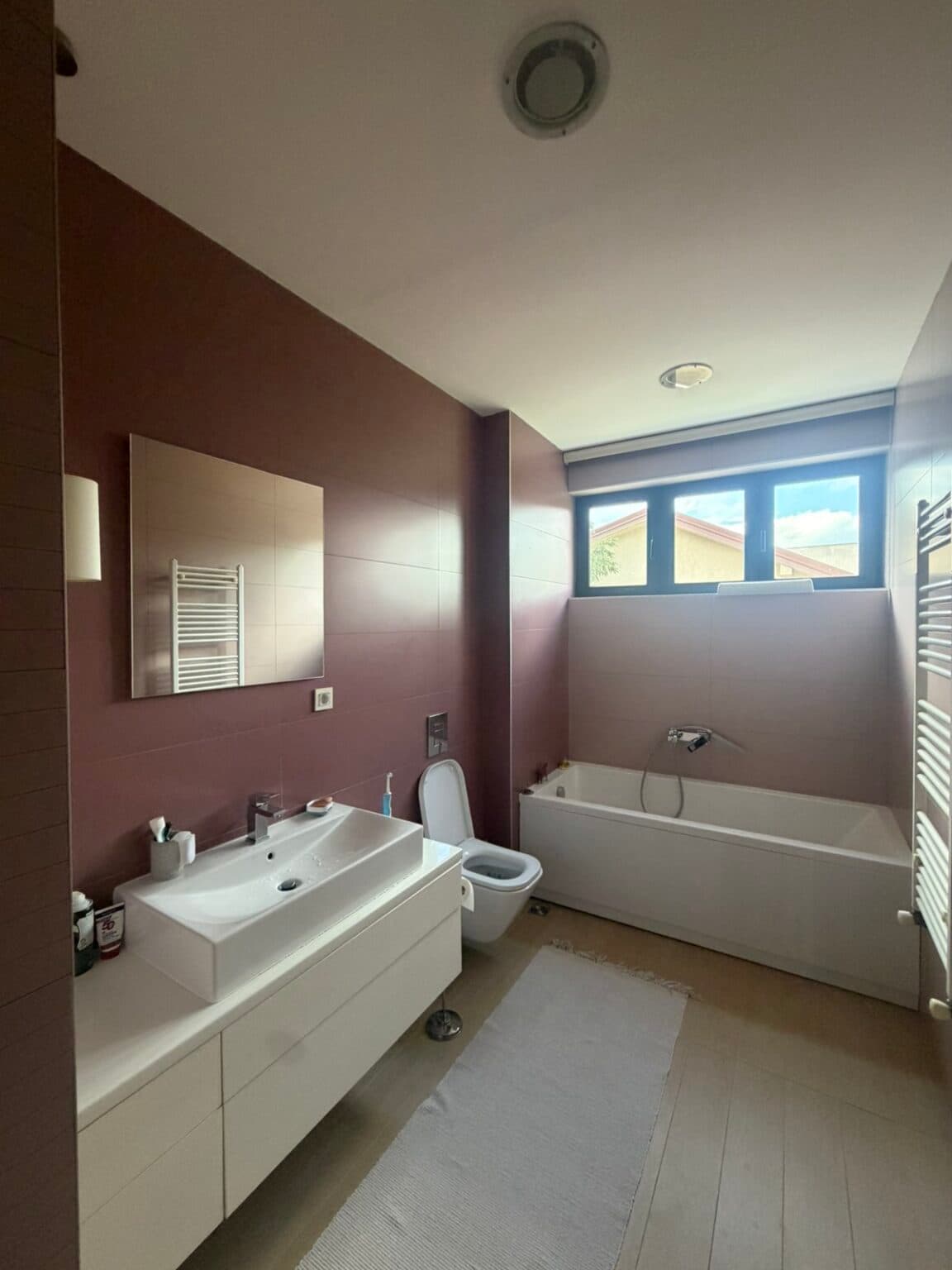 House of 304m² with a yard and swimming pool in Bardovci - For Rent - Skopje - Image 10