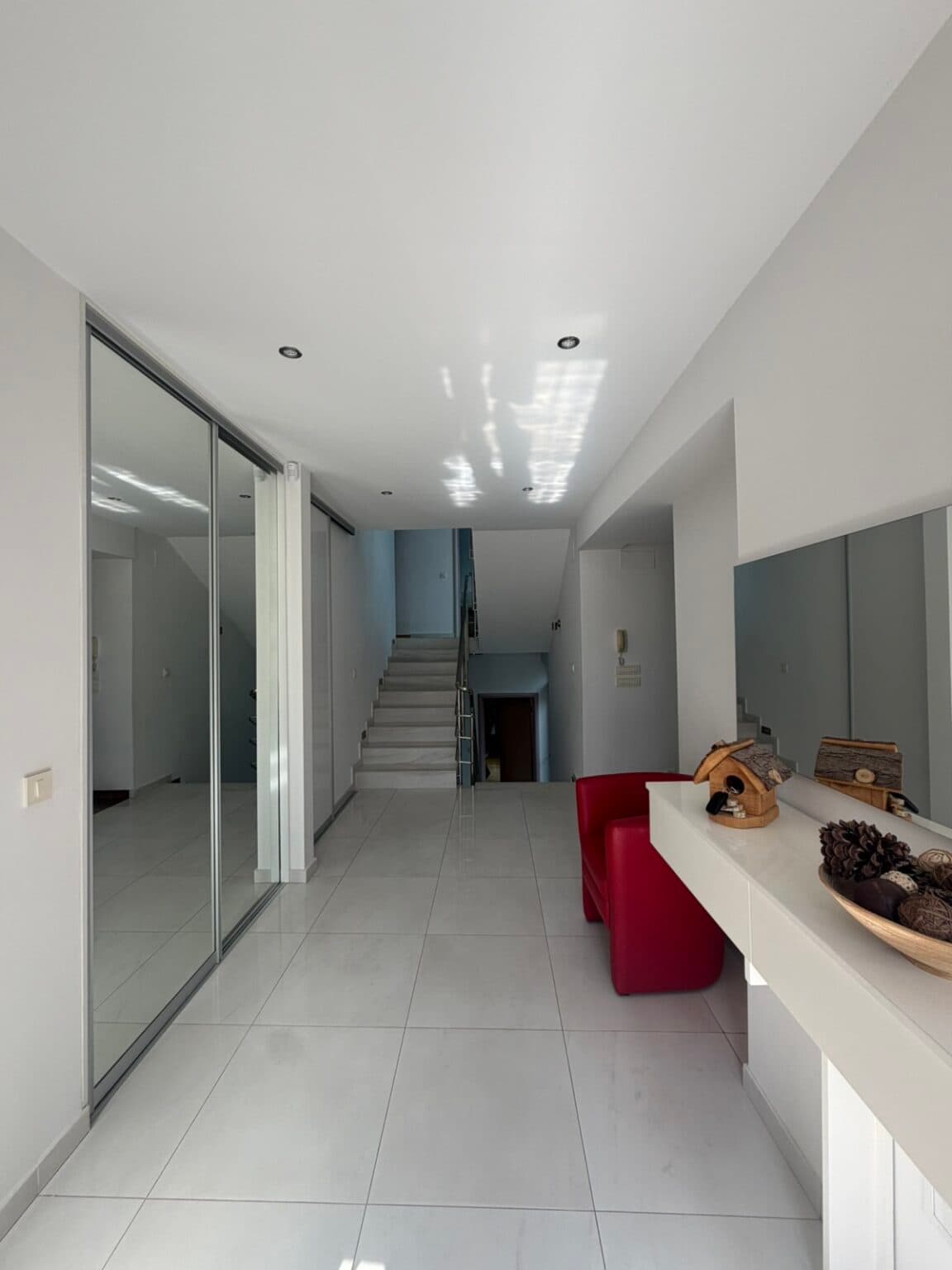 House of 304m² with a yard and swimming pool in Bardovci - 2