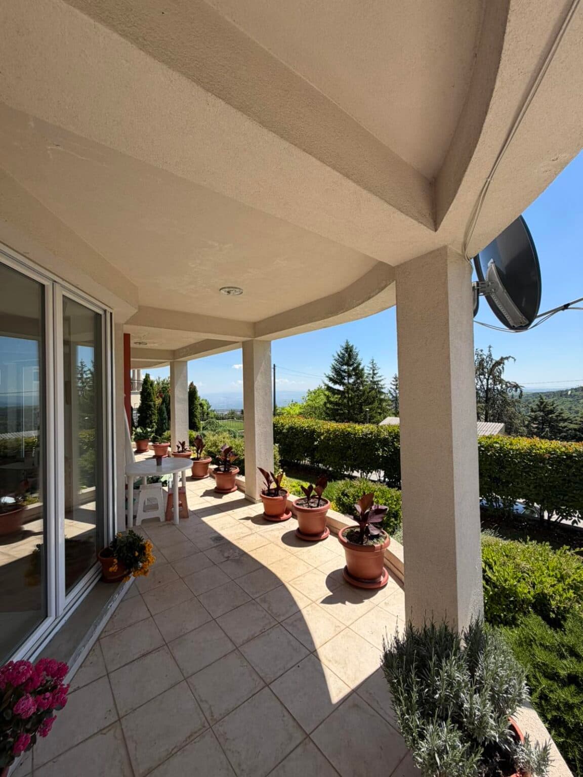House 360m2 in Sopishte - 3